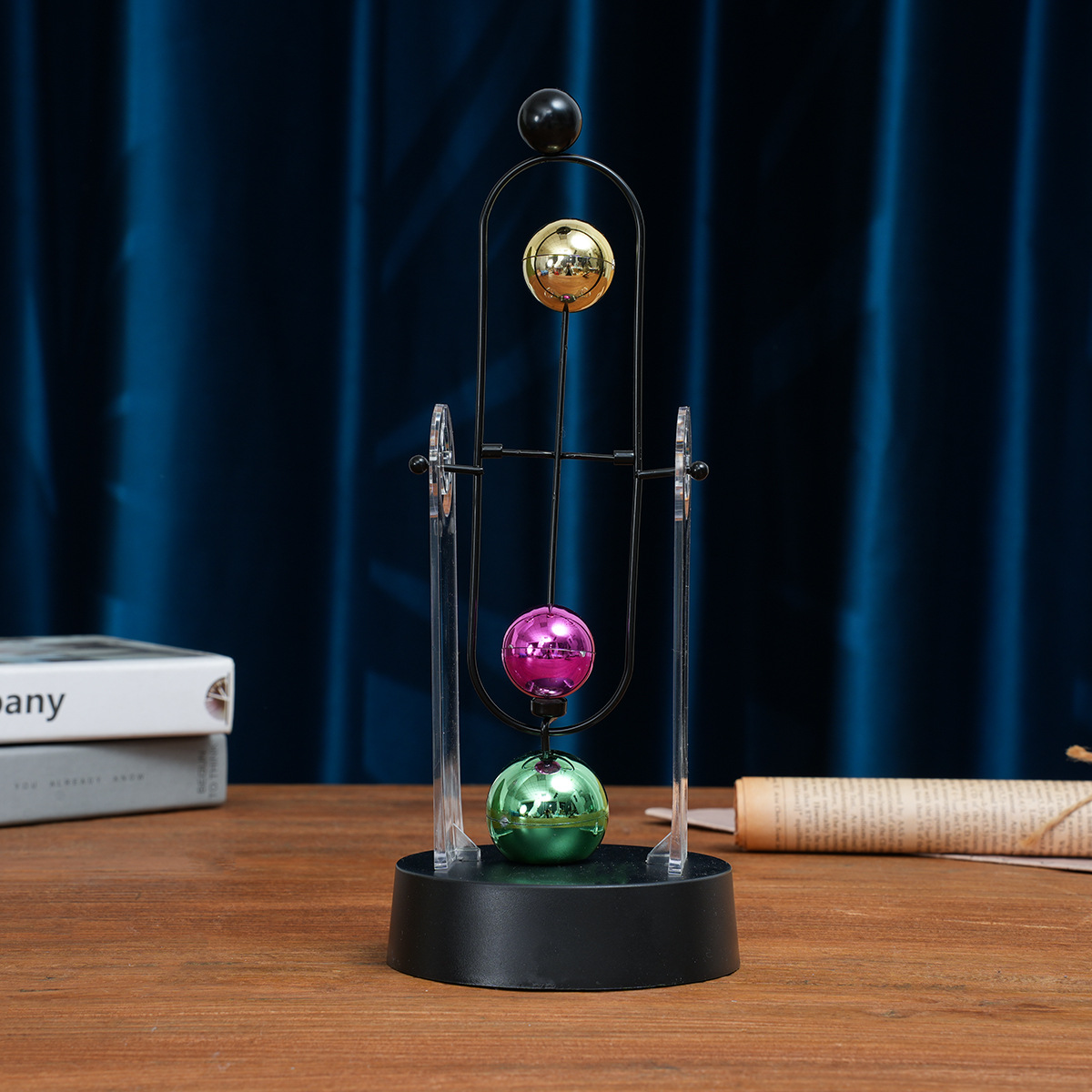 Newton Cradle Large - Péndulo de Newton, Decoración de Movimiento