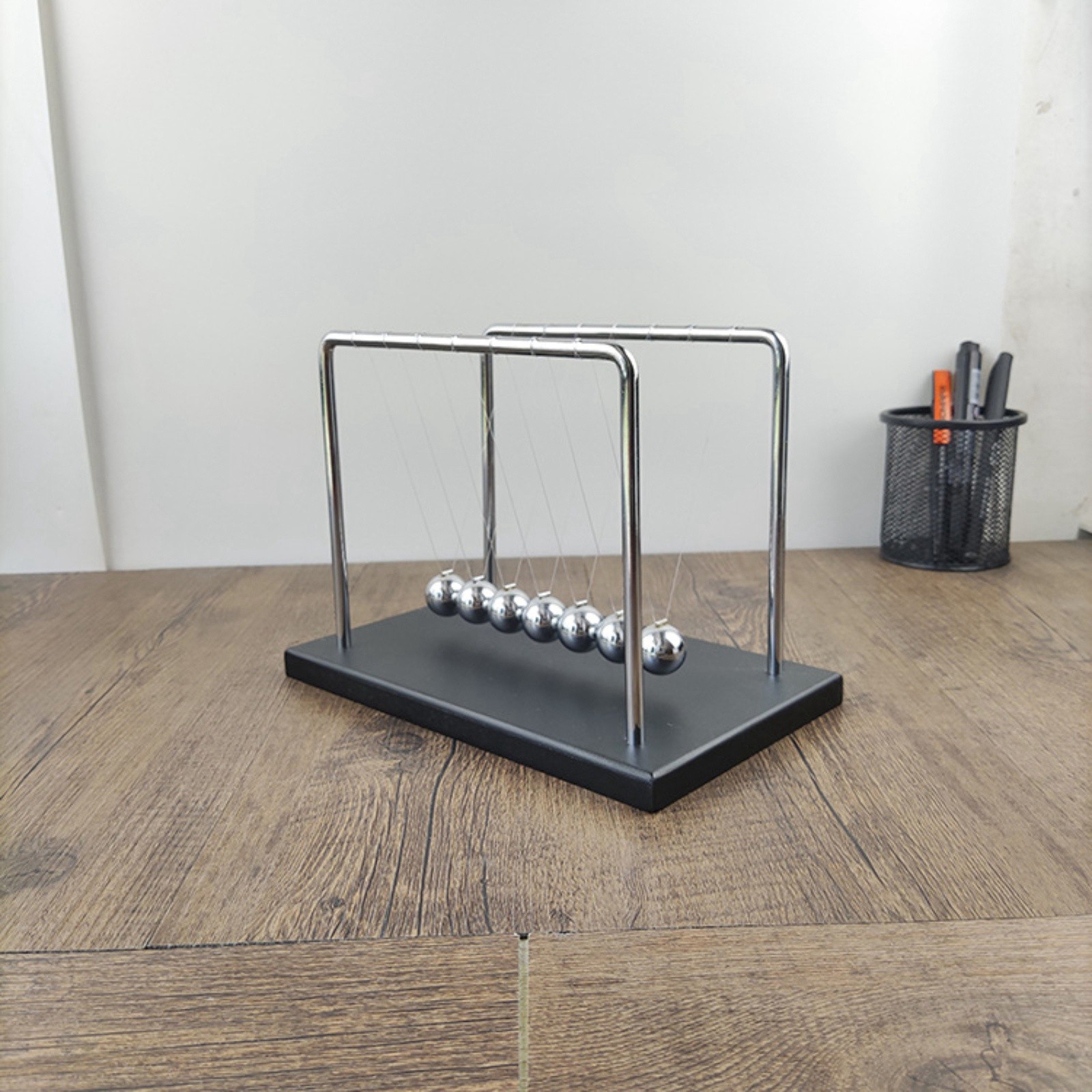 Bola de péndulo de Newton curv - Newton Cradle Large reseña y precio